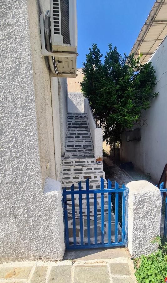 Captain's George * Livadi (Serifos)